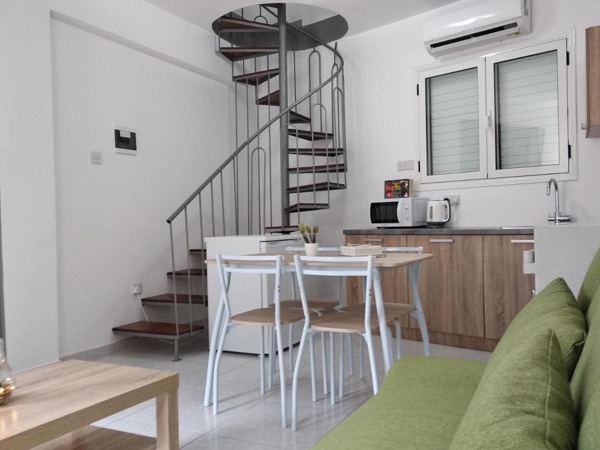 Cozy Place In The Heart Of Harbor Paphos Exterior foto