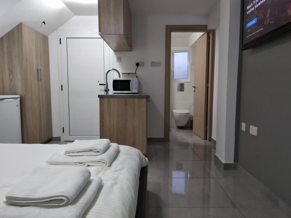 Cozy Place In The Heart Of Harbor Paphos Exterior foto