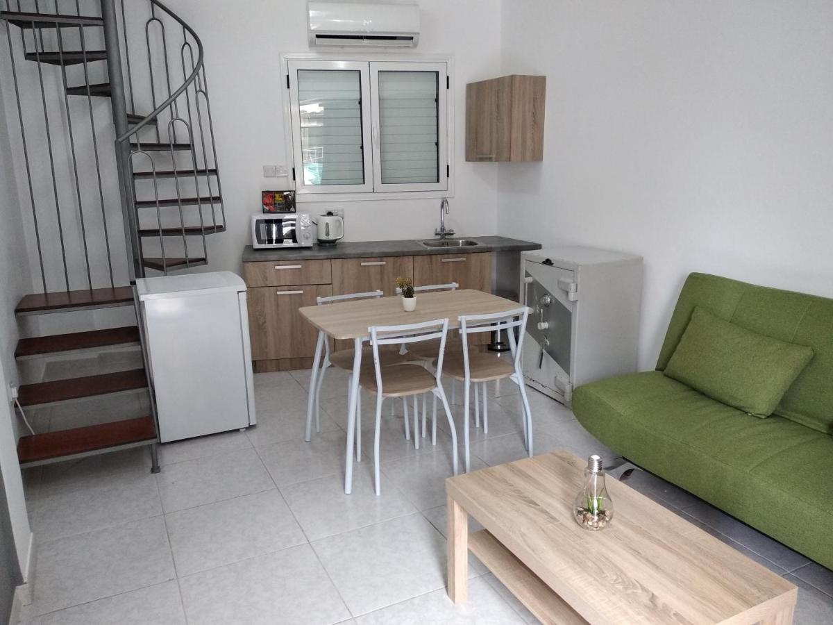 Cozy Place In The Heart Of Harbor Paphos Exterior foto